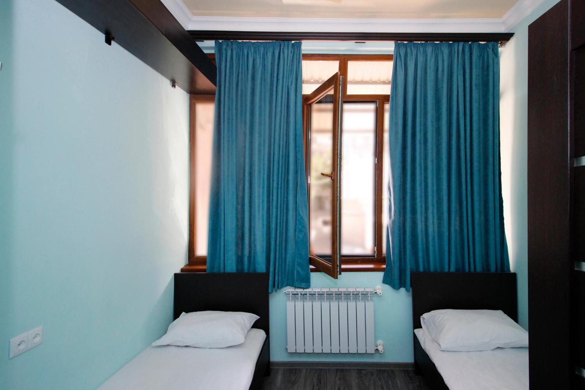 Hotel Victoria Yerevan Exterior photo